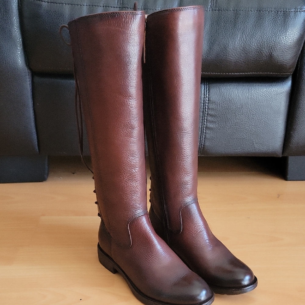 Elegant Brown Leather Riding Boots